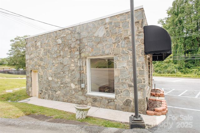 301 N Main Street, Marion, NC 28752