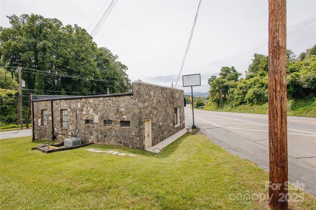 301 N Main Street, Marion, NC 28752