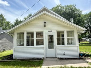 906 Rittenhouse Street, Des Moines, IA 50315