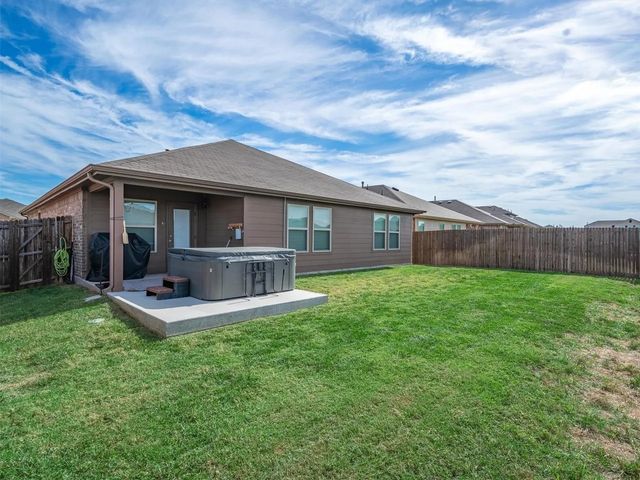 2211 Kingfisher, Crandall, TX 75114