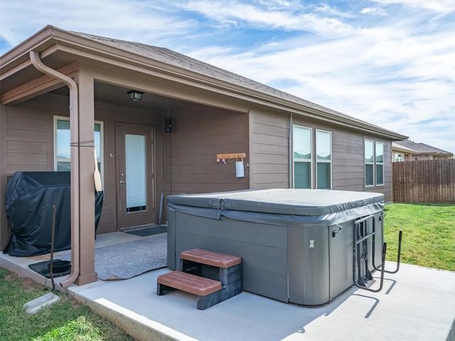 2211 Kingfisher, Crandall, TX 75114