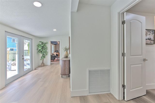 808 7TH STREET N, St Petersburg, FL 33701