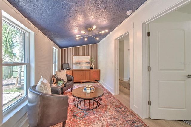 808 7TH STREET N, St Petersburg, FL 33701