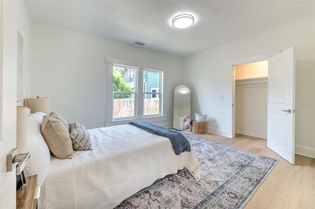 808 7TH STREET N, St Petersburg, FL 33701