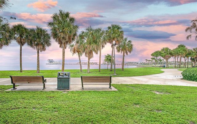 808 7TH STREET N, St Petersburg, FL 33701