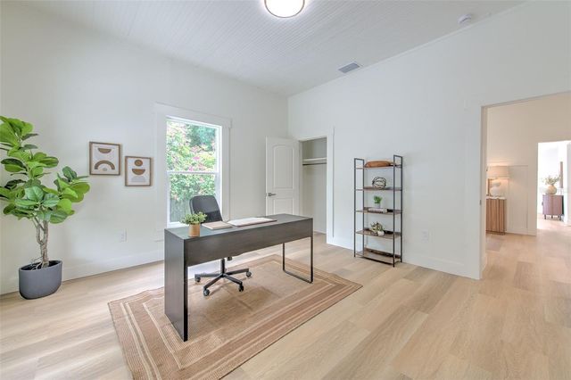 808 7TH STREET N, St Petersburg, FL 33701