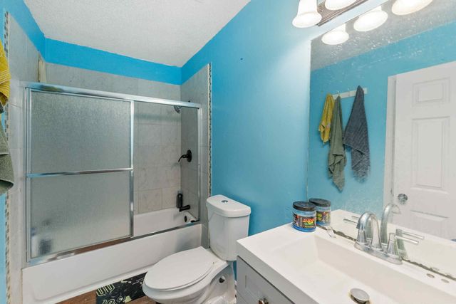 1554 Cherry Tree Dr, Clarksville, TN 37042