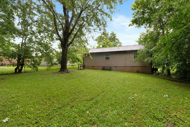 1554 Cherry Tree Dr, Clarksville, TN 37042