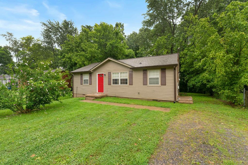 1554 Cherry Tree Dr, Clarksville, TN 37042