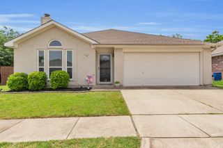 711 Rachel Street, Grand Prairie, TX 75052