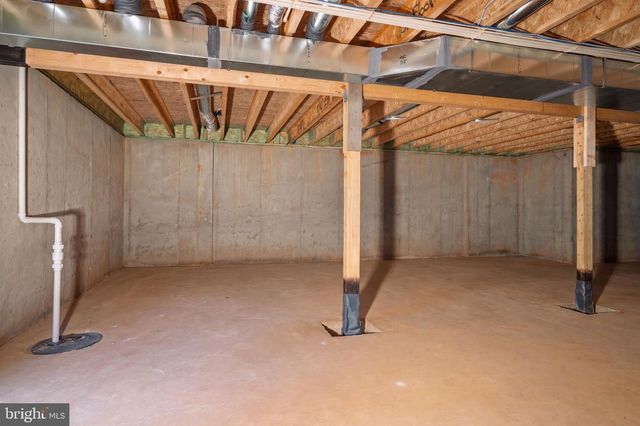 38 DAHLIA LN, Fredericksburg, VA 22406