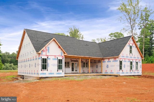 38 DAHLIA LN, Fredericksburg, VA 22406