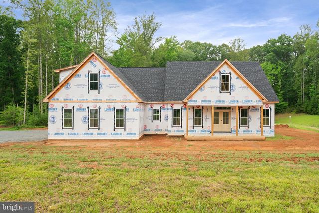 38 DAHLIA LN, Fredericksburg, VA 22406