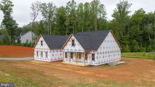 38 DAHLIA LN, Fredericksburg, VA 22406