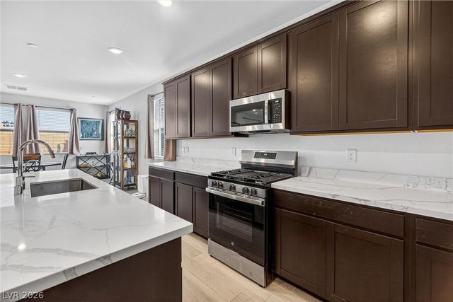 6134 Avery Pointe Street, Las Vegas, NV 89166