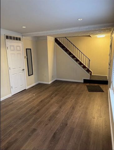 22641 Albion Avenue, Farmington, MI 48336