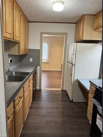 22641 Albion Avenue, Farmington, MI 48336