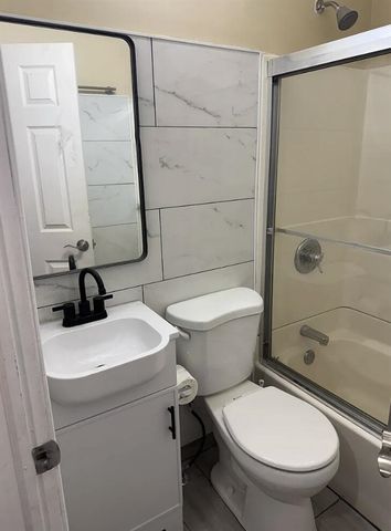 22641 Albion Avenue, Farmington, MI 48336