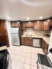 905 Brickell Bay Dr 1422, Miami, FL 33131