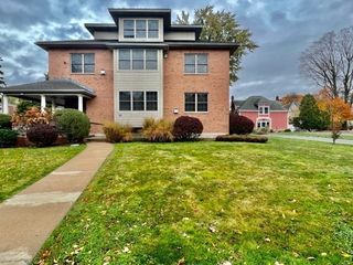 93 W Emerson St 100, Melrose, MA 02176