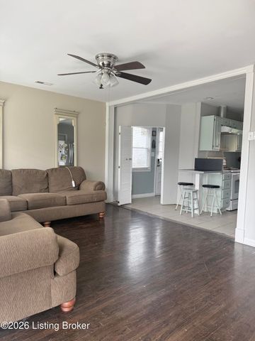 5305 Red Oak Ln, Louisville, KY 40218