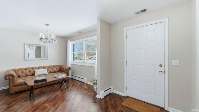 2000 Dieringer Drive, Huntington, IN 46750