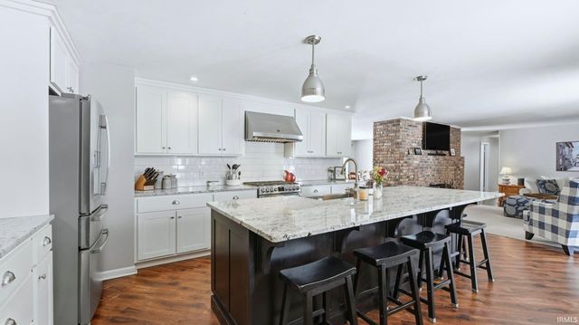 2000 Dieringer Drive, Huntington, IN 46750