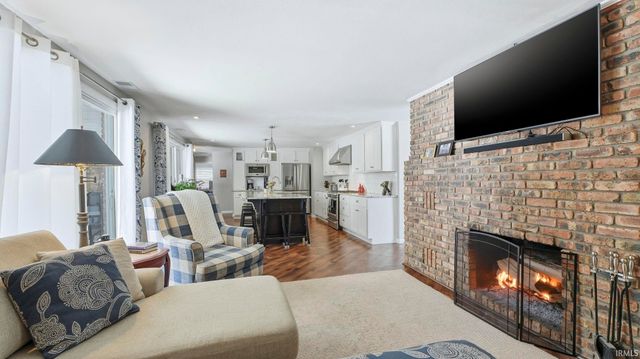 2000 Dieringer Drive, Huntington, IN 46750