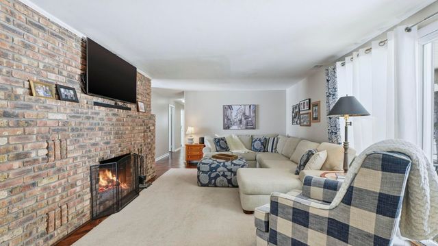 2000 Dieringer Drive, Huntington, IN 46750