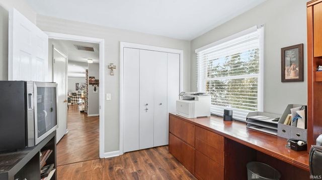 2000 Dieringer Drive, Huntington, IN 46750