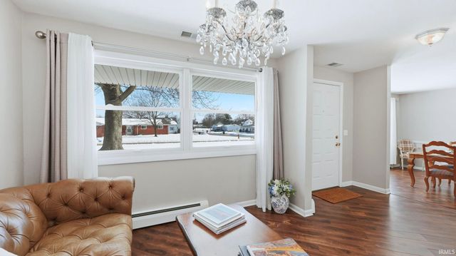 2000 Dieringer Drive, Huntington, IN 46750