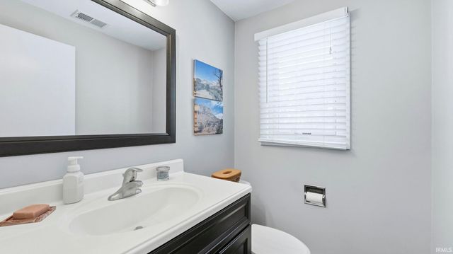 2000 Dieringer Drive, Huntington, IN 46750