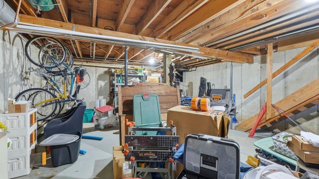 2000 Dieringer Drive, Huntington, IN 46750