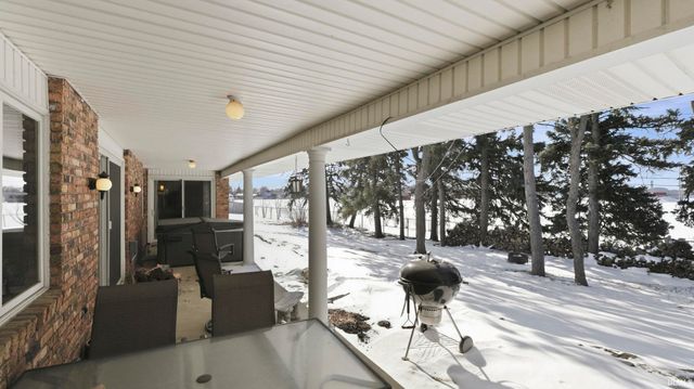 2000 Dieringer Drive, Huntington, IN 46750