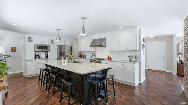 2000 Dieringer Drive, Huntington, IN 46750