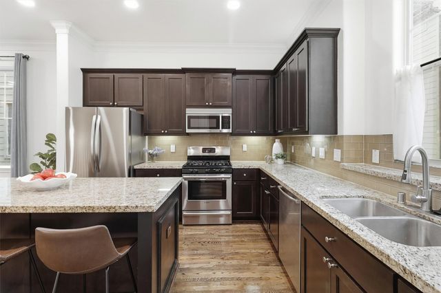 2411 Beall Street, Houston, TX 77008