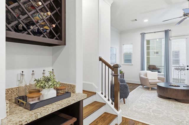 2411 Beall Street, Houston, TX 77008