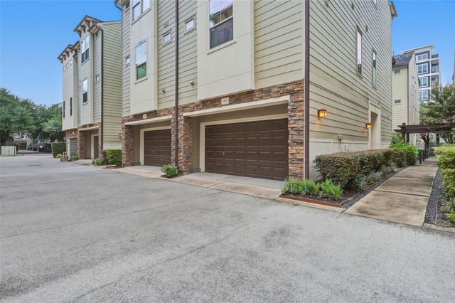 2411 Beall Street, Houston, TX 77008