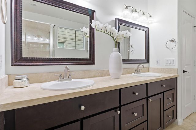 2411 Beall Street, Houston, TX 77008