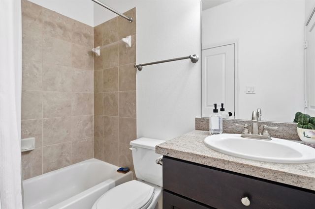 2411 Beall Street, Houston, TX 77008