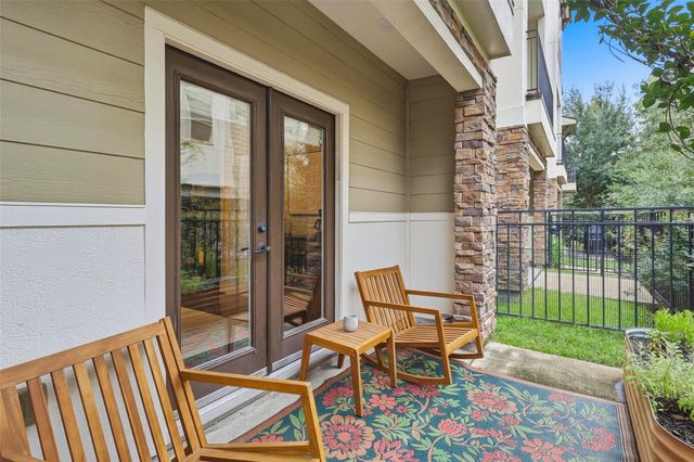 2411 Beall Street, Houston, TX 77008