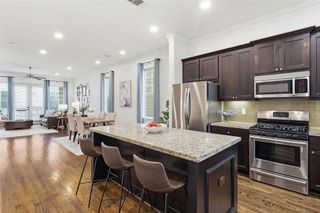 2411 Beall Street, Houston, TX 77008