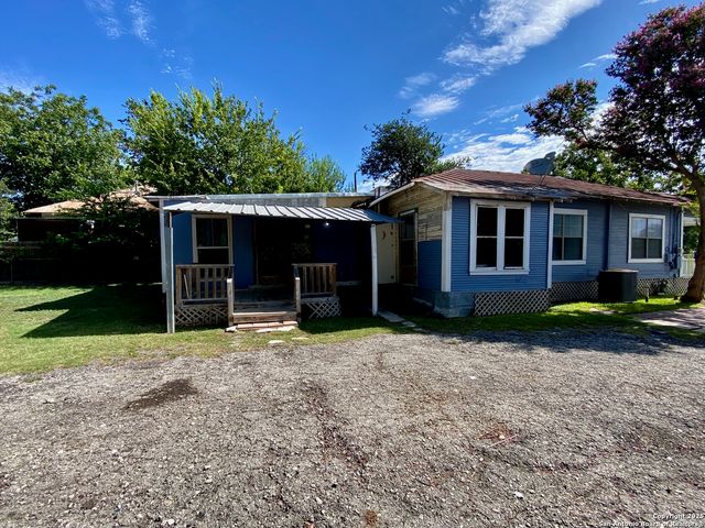 2213 N Flores, San Antonio, TX 78212