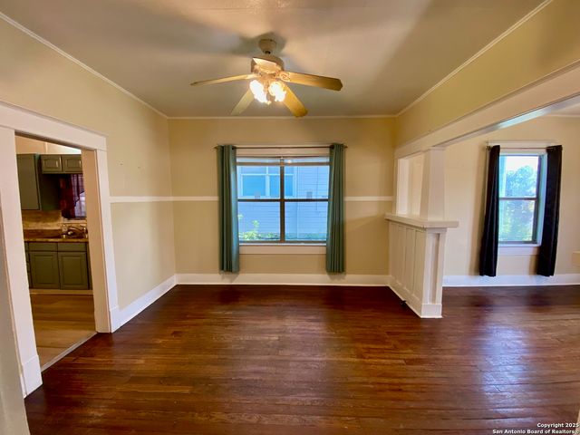 2213 N Flores, San Antonio, TX 78212