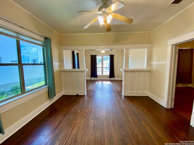 2213 N Flores, San Antonio, TX 78212