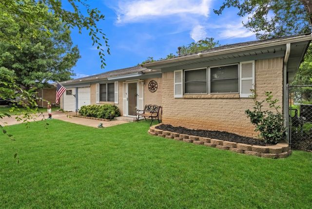 19 Page Street, Hurst, TX 76053