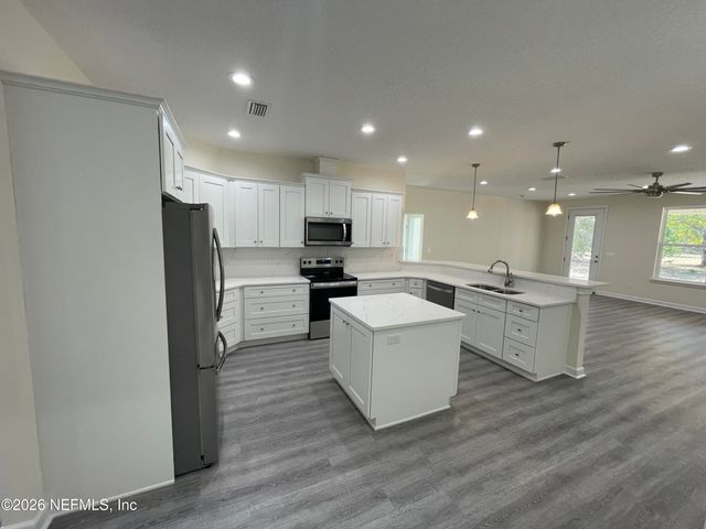 7550 MONONGAHELA Avenue, Keystone Heights, FL 32656