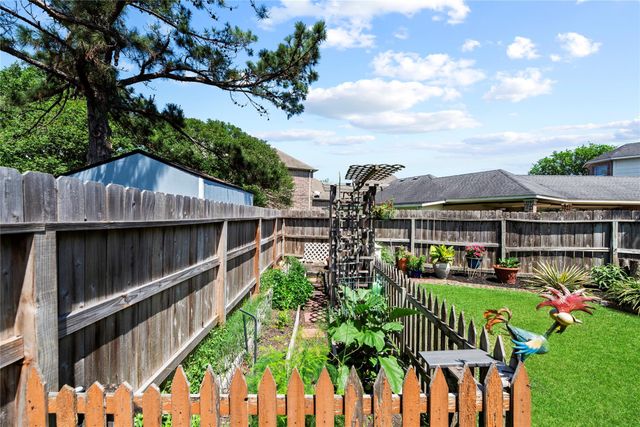 8106 Hollowhaven Court, Houston, TX 77095