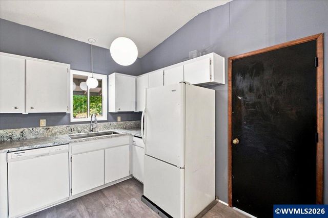2894 SE Glenn St, Corvallis, OR 97333