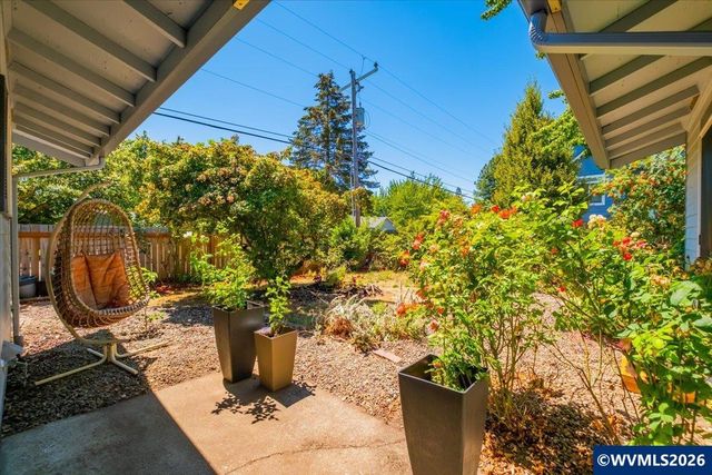 2894 SE Glenn St, Corvallis, OR 97333